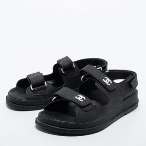 CHANEL - CC Interlocking CC Dad Sandal - Rubber - Black - EU 35 / US 5